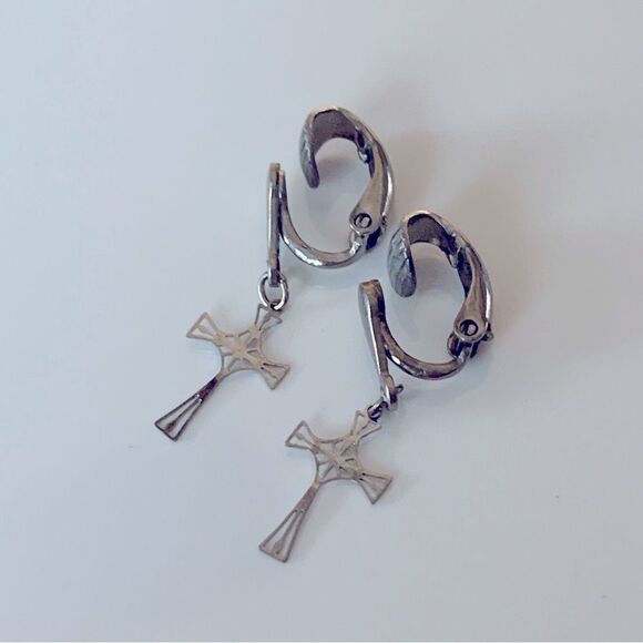 Vintage Silver Cross Clip Earrings - Picture 2 of 4
